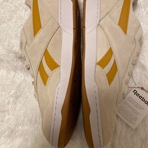 Reebok - 11.5 Stucco